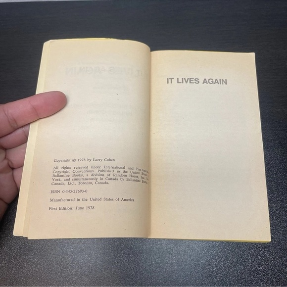 It Lives Again! by James Dixon - Paperback Horror Book - 1st Edition - Picture 7 of 8